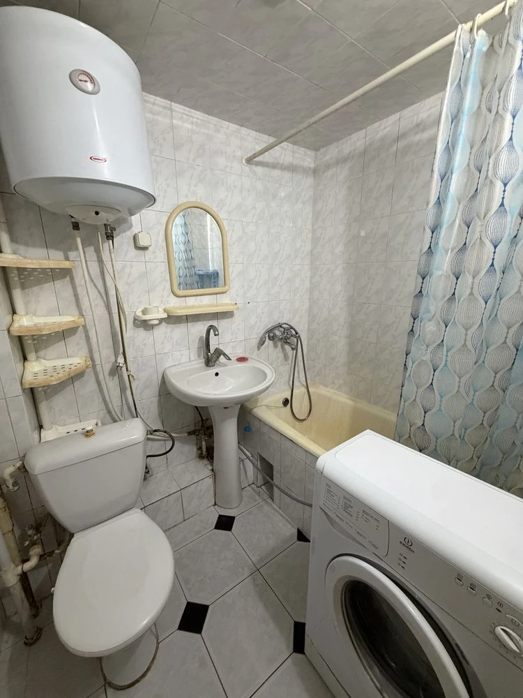 Продаж 1-кімнатна квартира (1/9) 30000$
