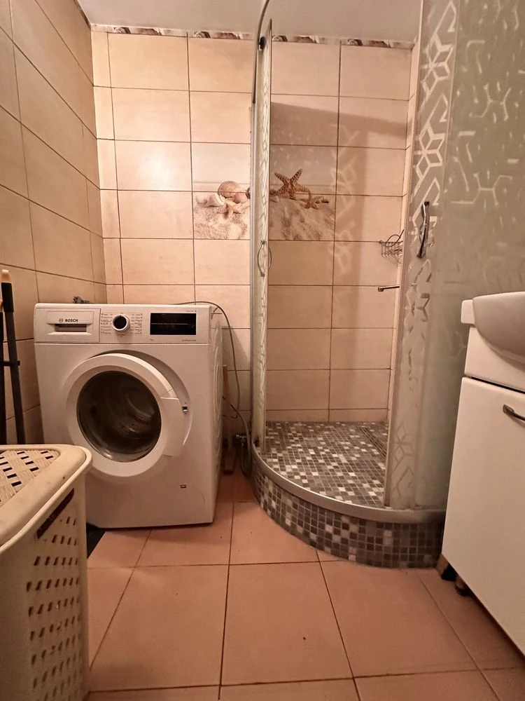 2 к квартира на 4 поверсі. Будинок з ліфтом