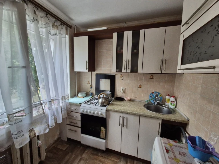 продам 3к.квартиру Парковая Черноморск