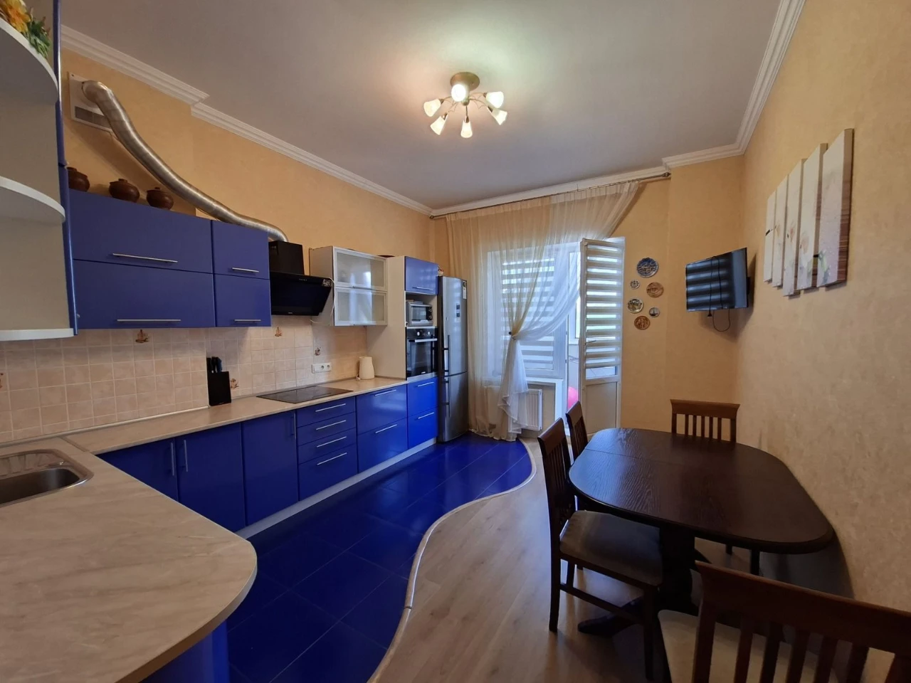 2к квартира біля моря в Чорноморську
