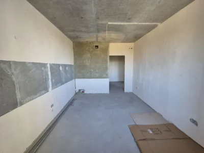 Велика квартира 81 м² в Чорноморську, нещодавно зданий будинок