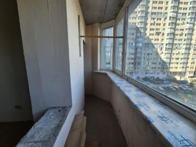 Велика квартира 81 м² в Чорноморську, нещодавно зданий будинок