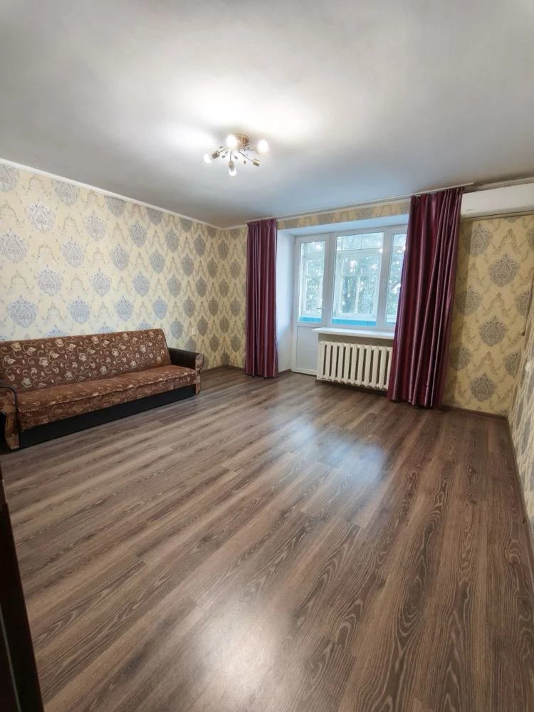 Продам однокомнатную квартиру в чешке, с нишей
