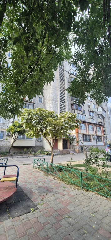 Продам 2х комнатную Чешку в районе Модильяни