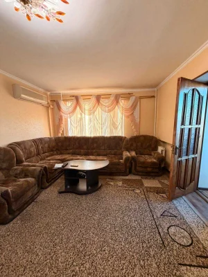 Продам 3 комнатную квартиру с красивой панорамой у моря