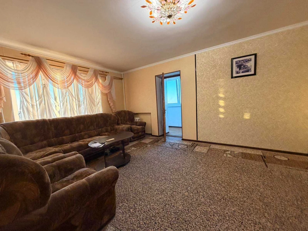 Продам 3 комнатную квартиру с красивой панорамой у моря
