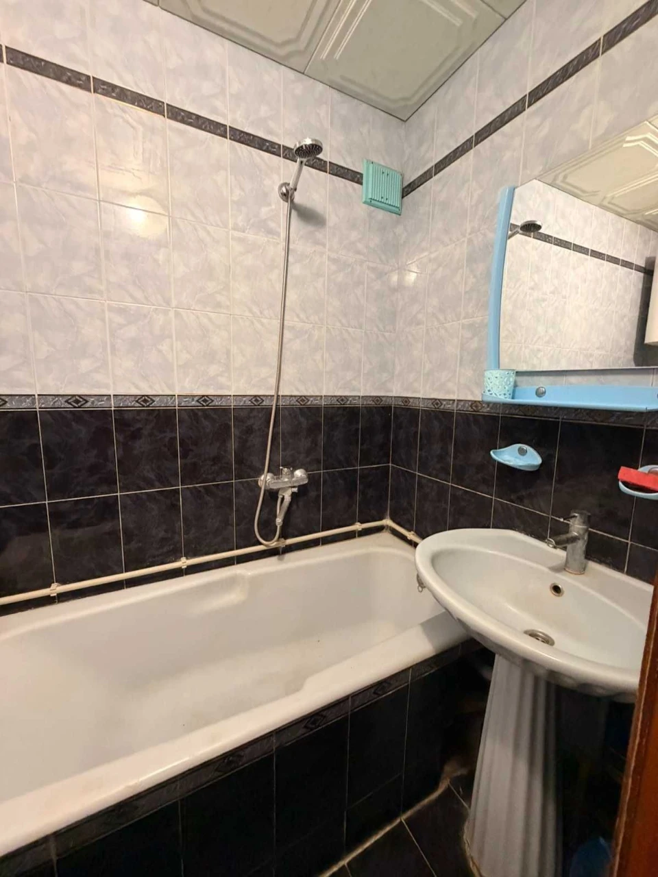 Продам 3 комнатную квартиру с красивой панорамой у моря