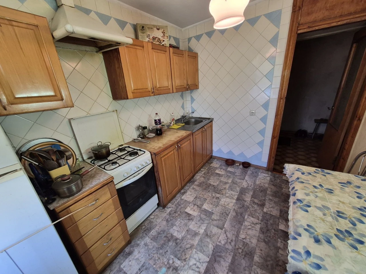 Продається 4-кімнатна квартира в центрі міста, вулиця Миру