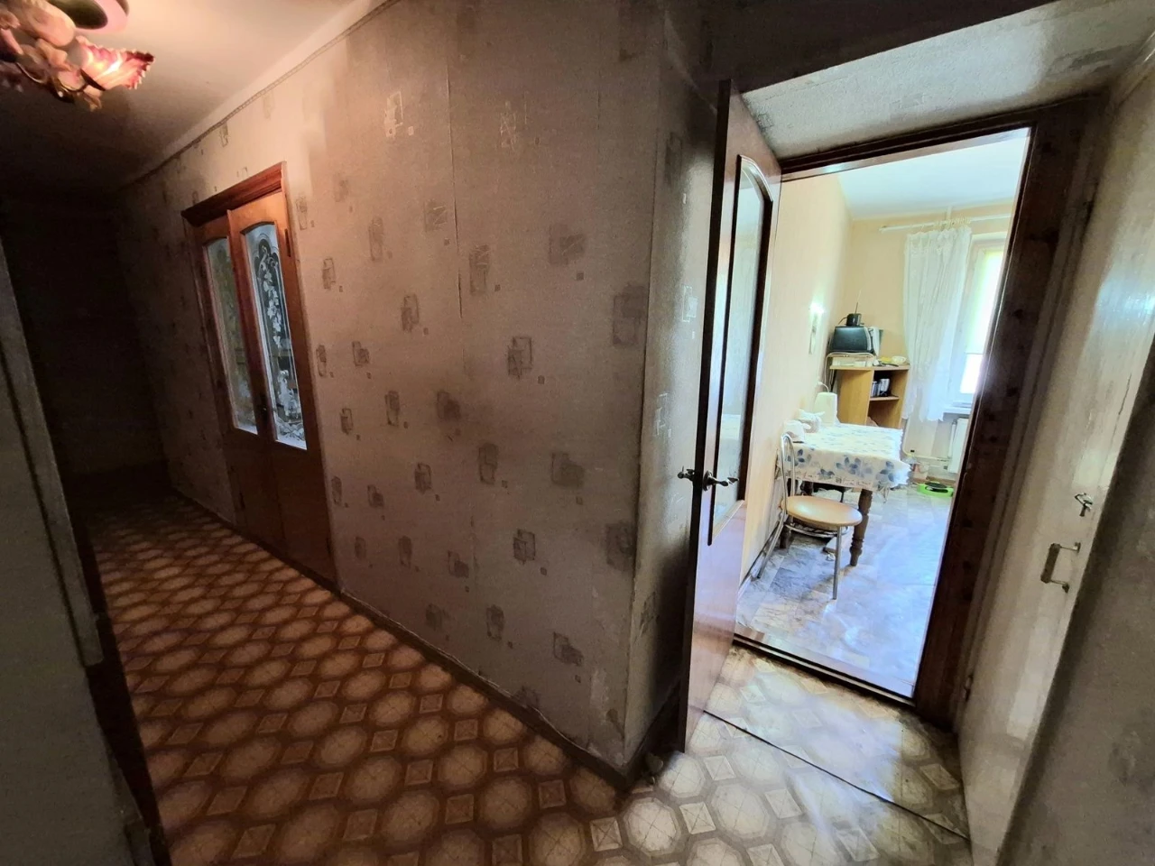 Продається 4-кімнатна квартира в центрі міста, вулиця Миру