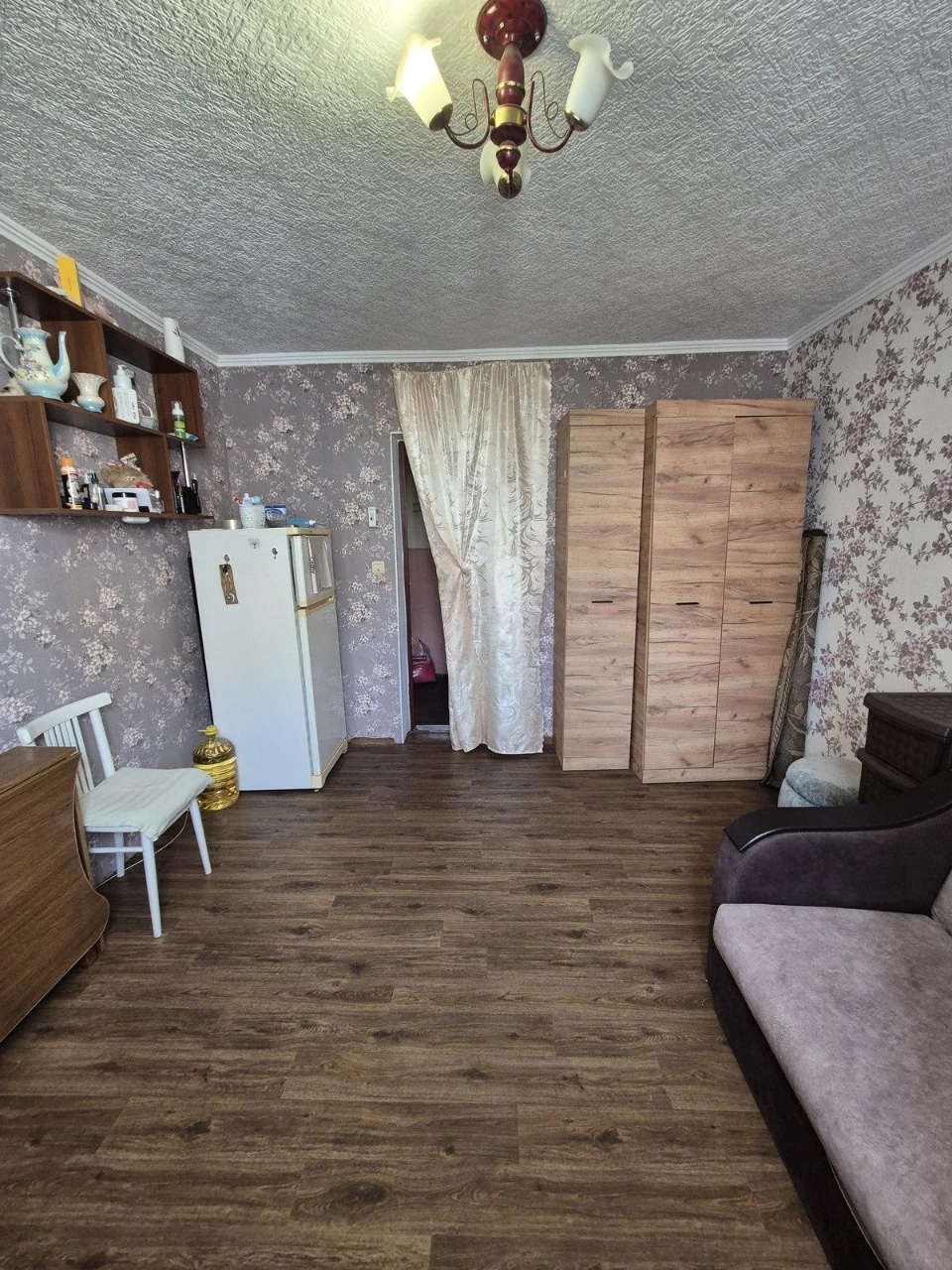 продам 1к.квартиру коммунального типа