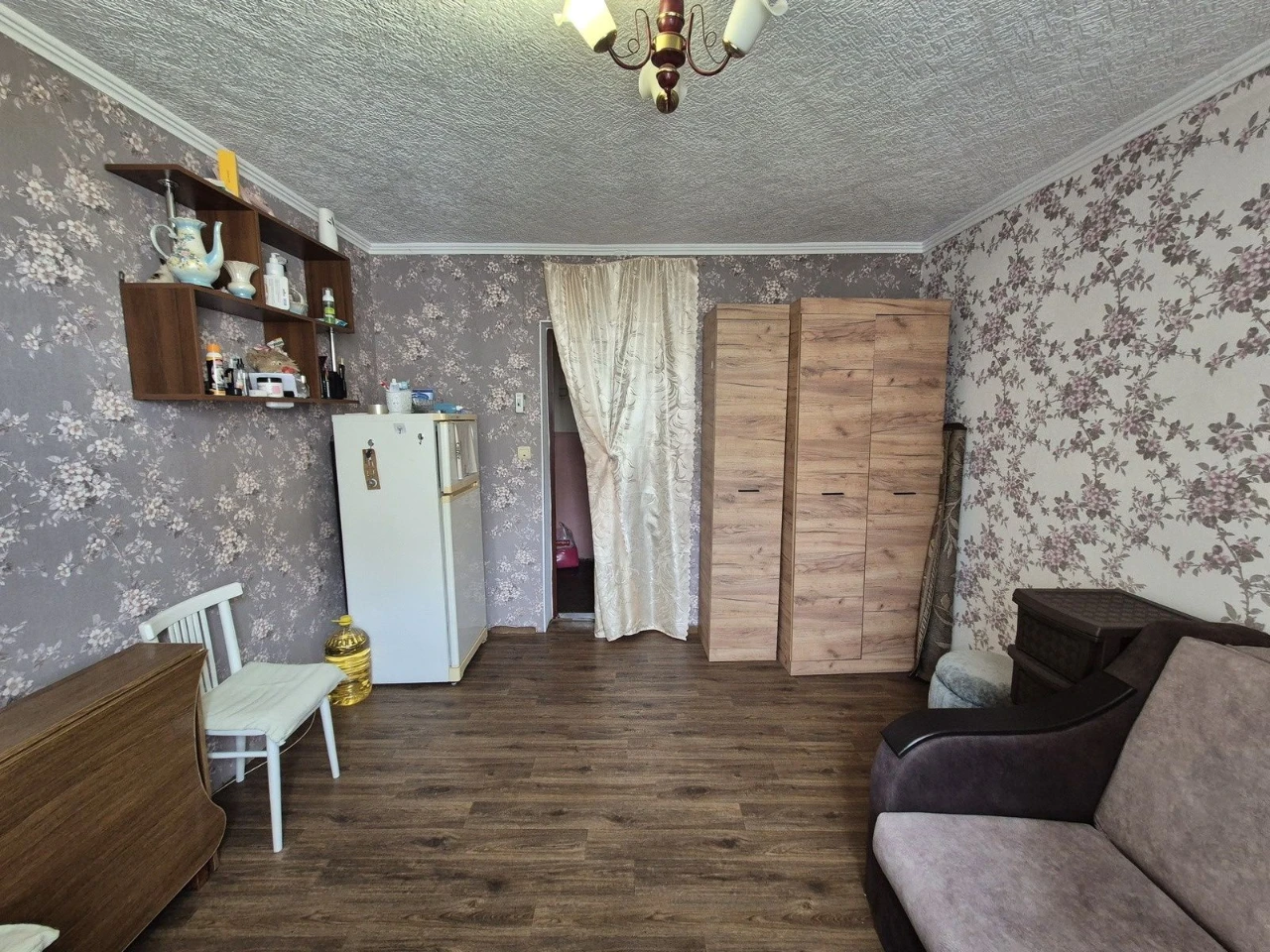продам 1к.квартиру коммунального типа