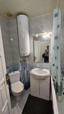 Продається 2-кімнатна квартира біля моря на низькому поверсі