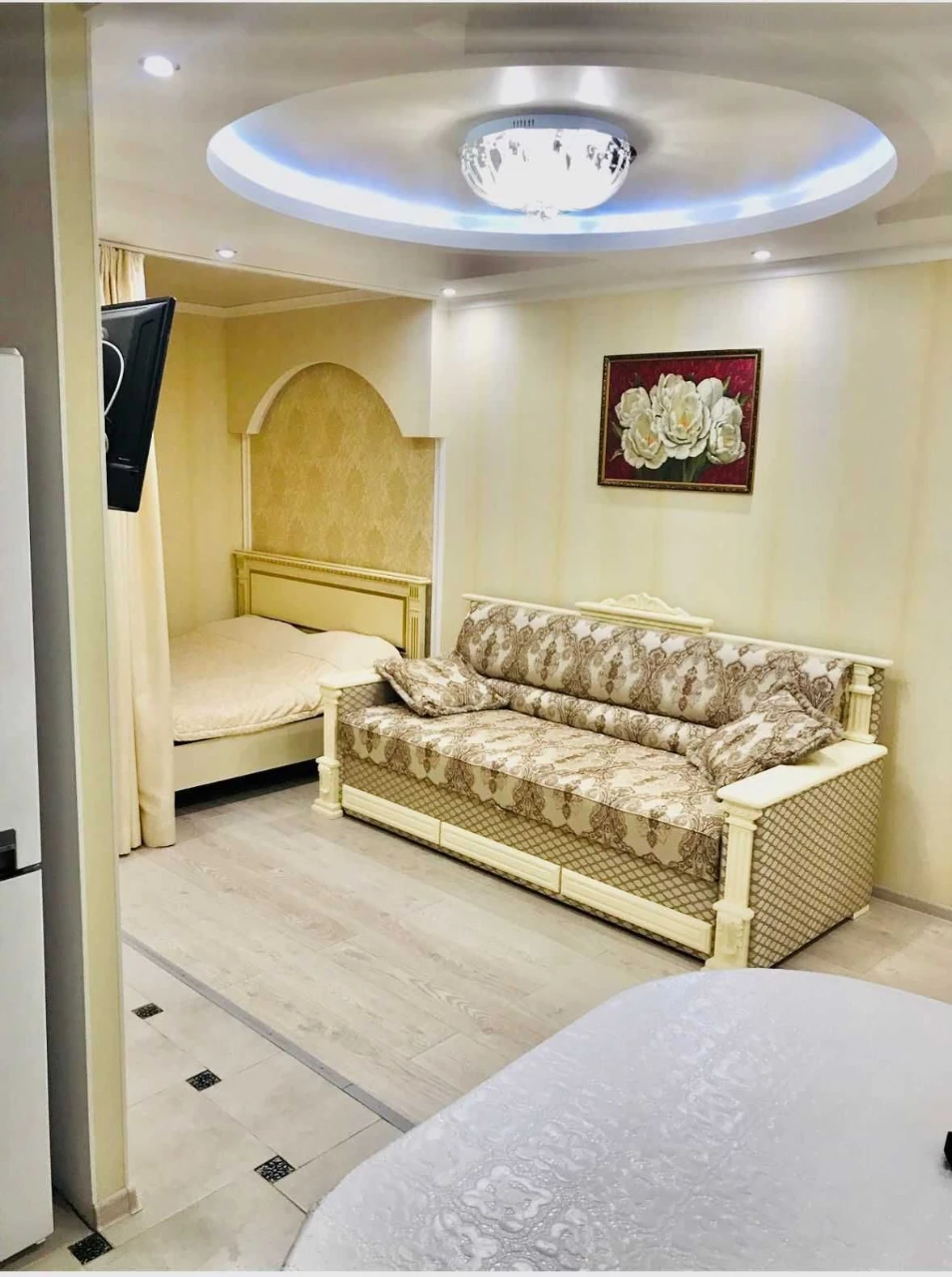 Продам 4 к.кв. перебудовану  на дві двокімнатні в Прибрежній