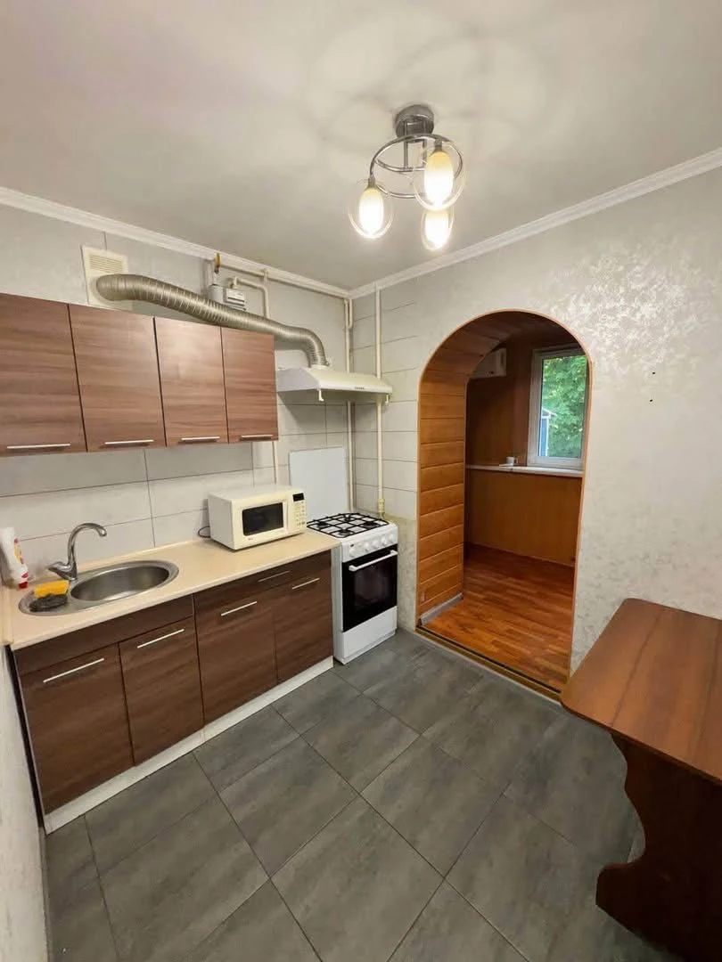 Продам 2к квартиру,  первая линия моря