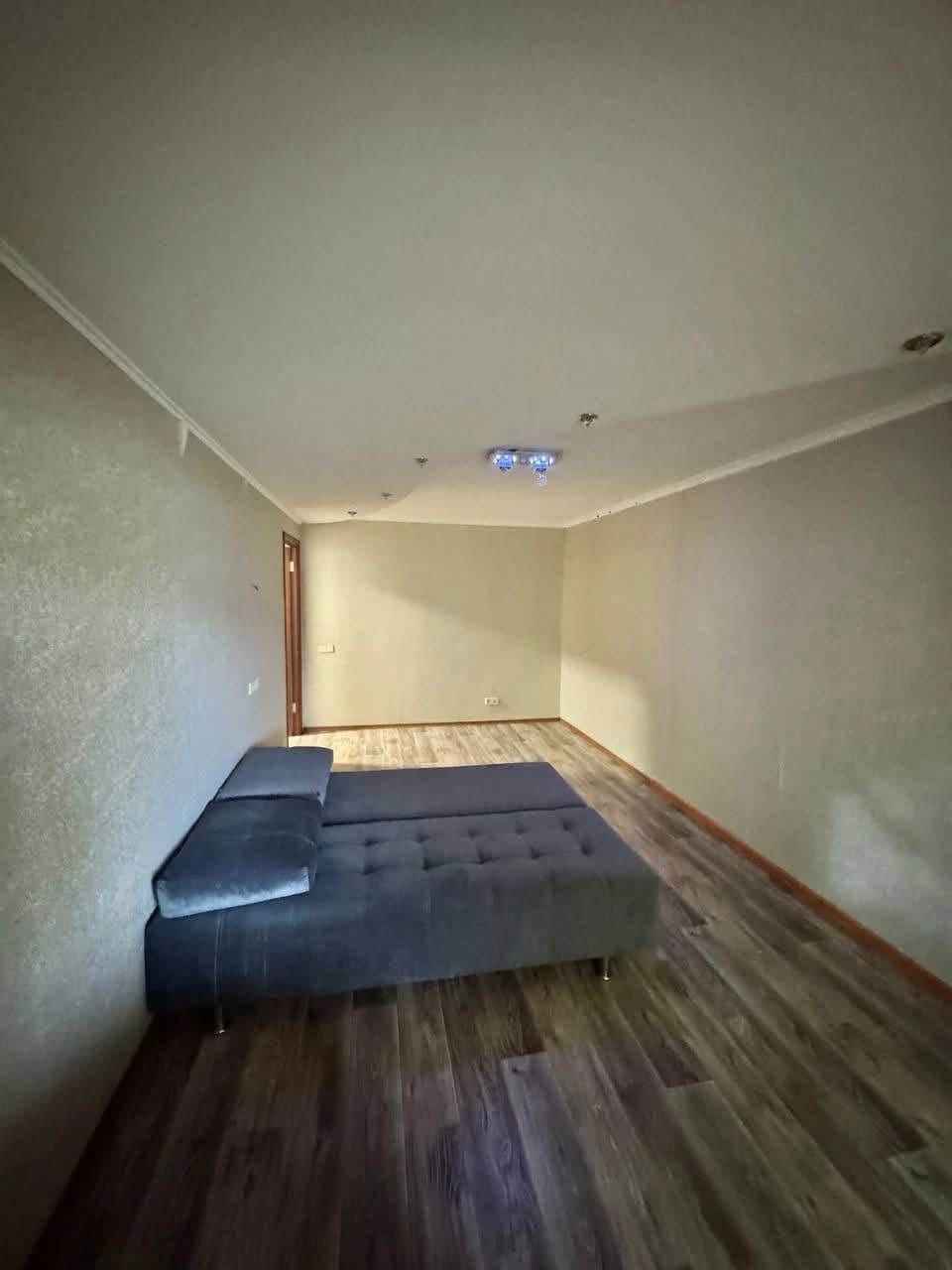 Продам 2к квартиру,  первая линия моря
