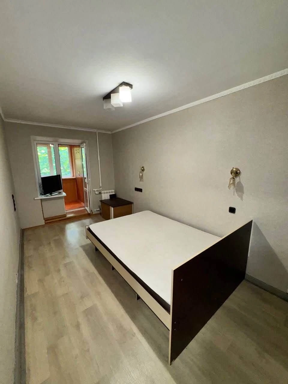 Продам 2к квартиру,  первая линия моря