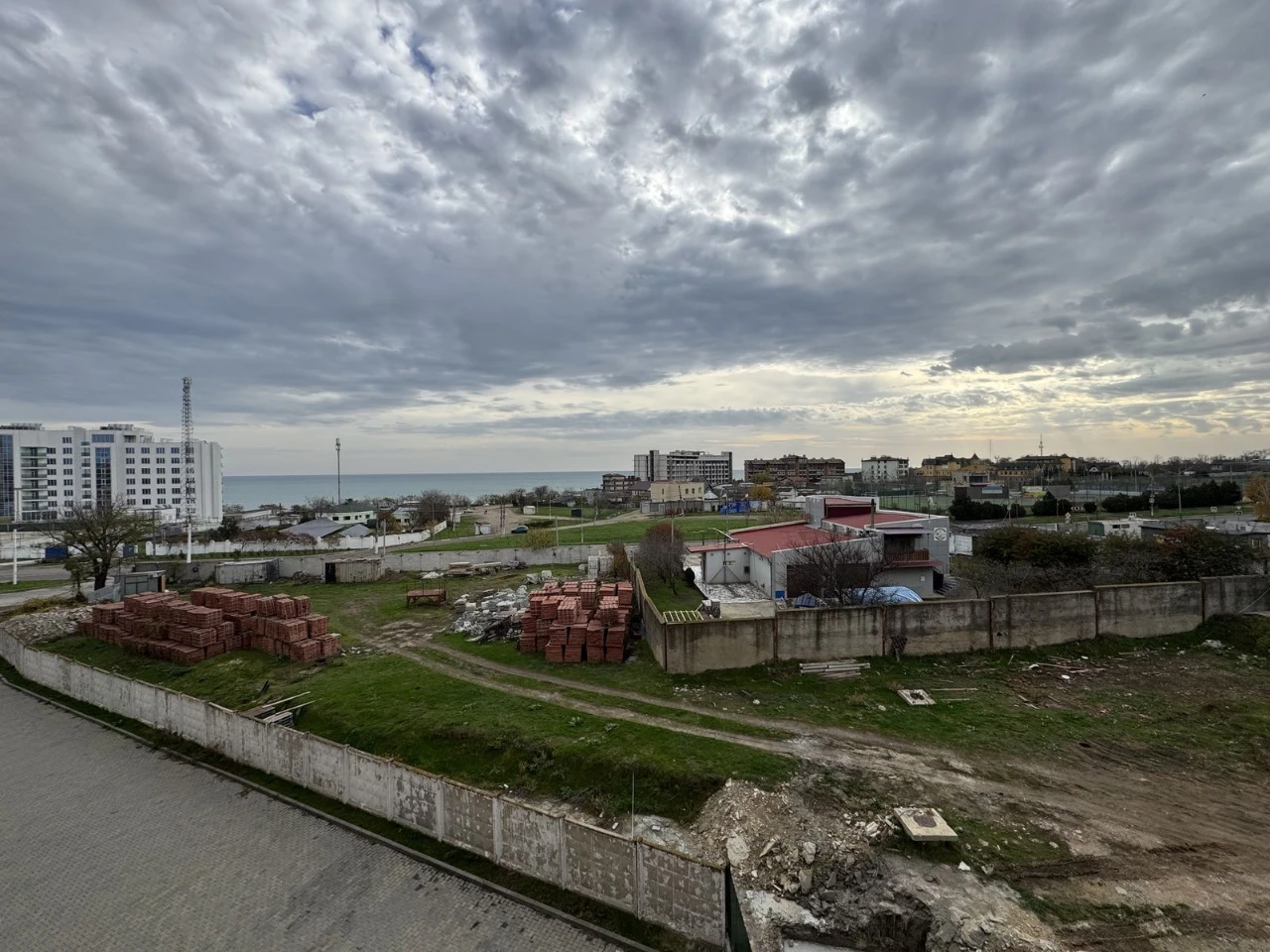 Простора 2-кімнатна квартира біля моря — 898 $ за м²