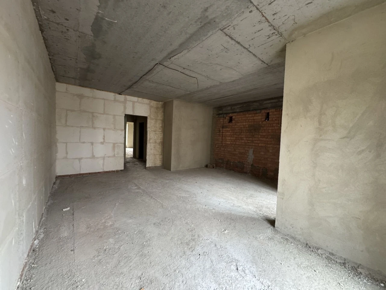 Простора 2-кімнатна квартира біля моря — 898 $ за м²