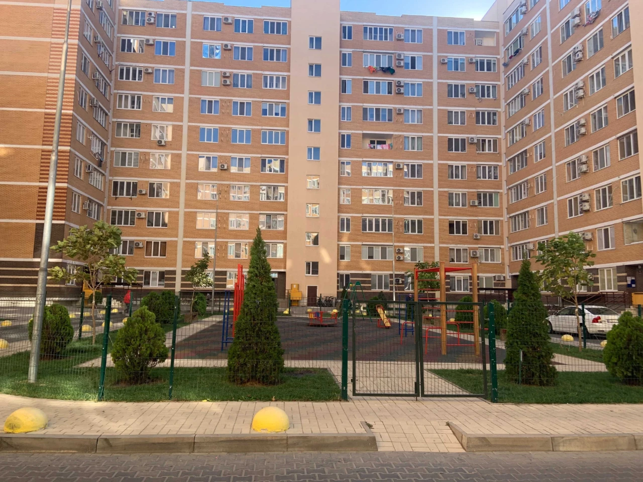 Продам 1 комнатную квартиру в Цветнолм Бульваре с евроремонт