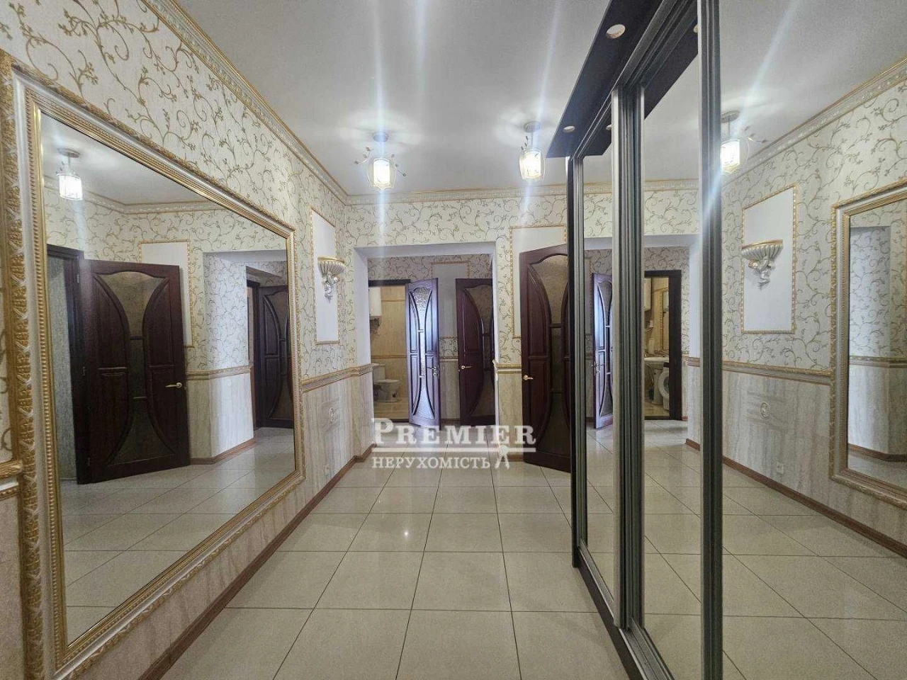 В продажу 3-кімнатна квартира