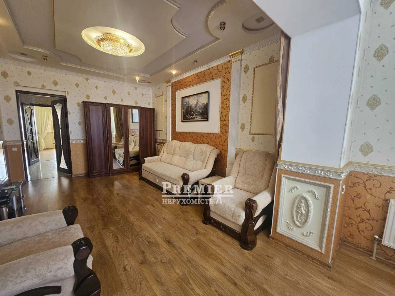 В продажу 3-кімнатна квартира