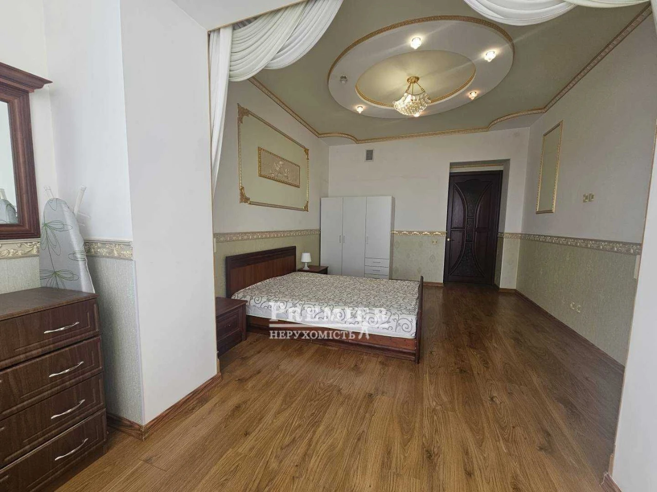В продажу 3-кімнатна квартира