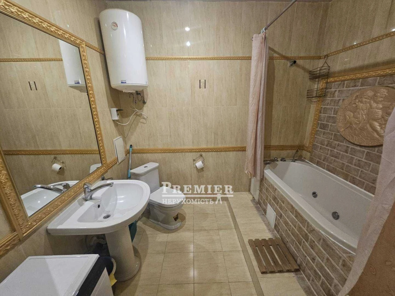 В продажу 3-кімнатна квартира