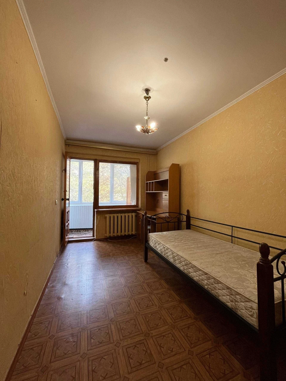В продаже 2-комнатная квартира, центр города.