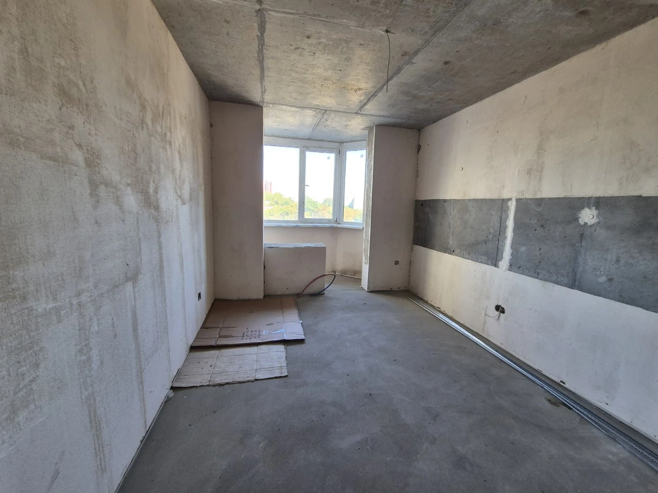 Велика 2-кімнатна квартира в Чорноморську — лише 481 $ за м²