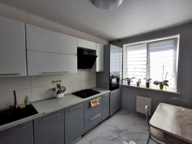 Продаж квартири 1-кімн. 46.6 м² 5/7 пов.