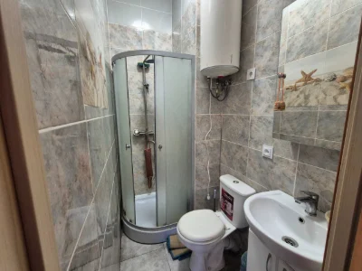 Продам 1 ком.квартиру в Черноморске с ремонтом 1 этаж