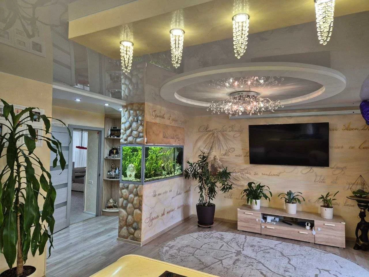 Продаж у Черноморську, 3-кімнатна квартира 80 м² з капітальним ремонтом