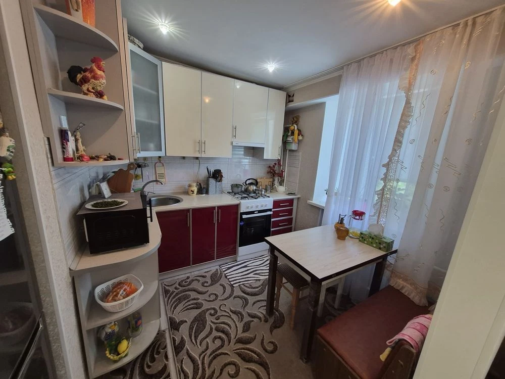 Продам 2кімнатну в центрі міста