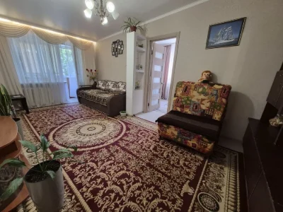 Продам 2кімнатну в центрі міста