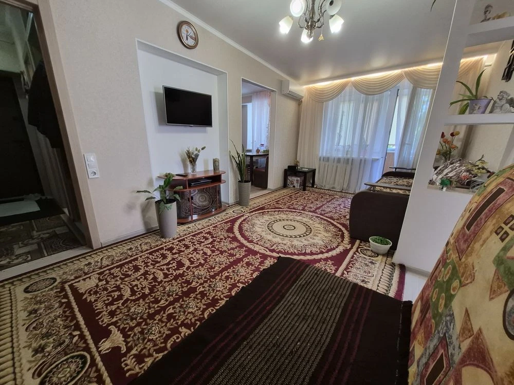 Продам 2кімнатну в центрі міста