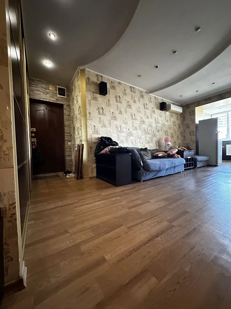 Продаж квартири біля моря