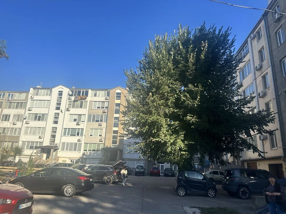 Продается 2-комнатная квартира 60 м²