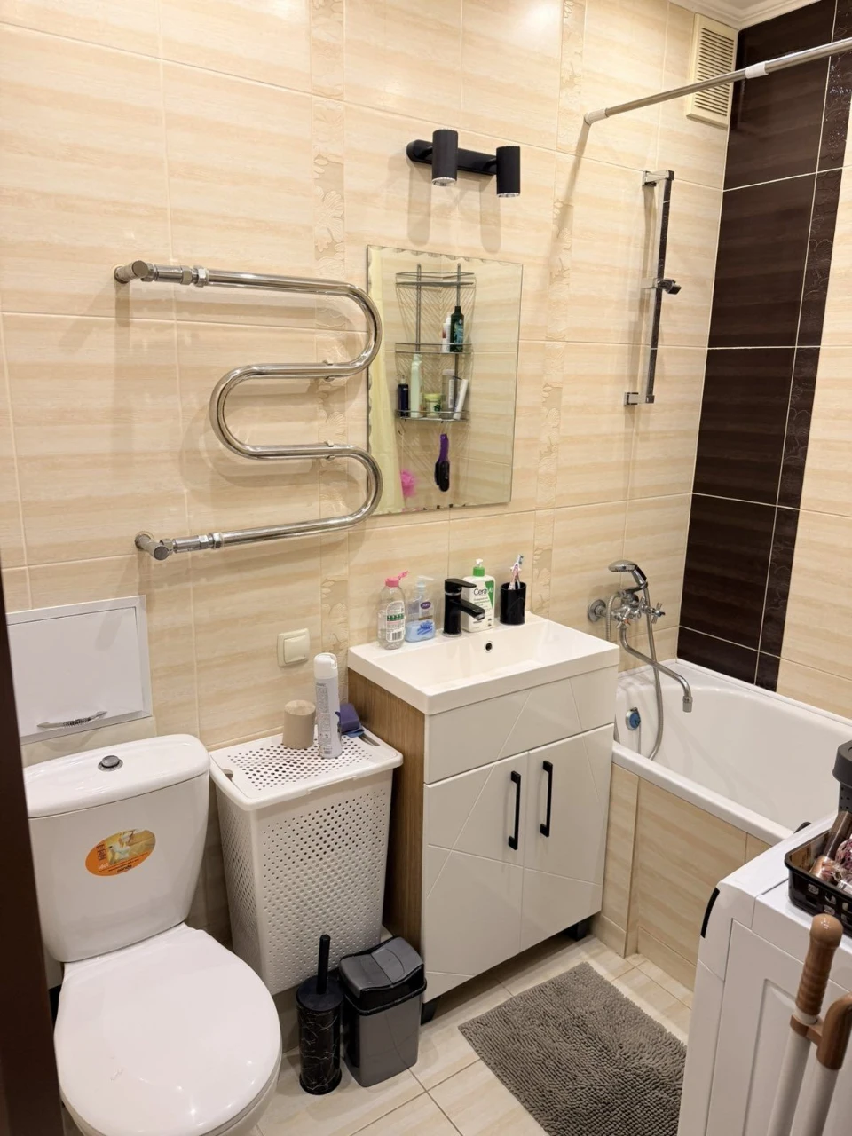 Продам 2кв.в центрі Чорноморська