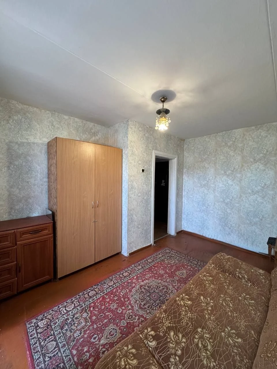 Продам 1-но комнатную гостинку в Черноморске, район вечернег