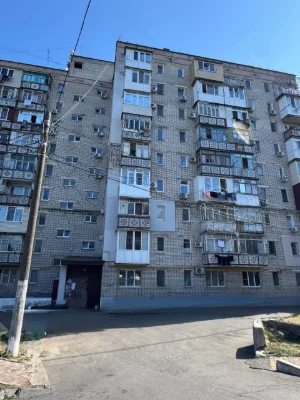 Продам 1-но комнатную гостинку в Черноморске, район вечернег