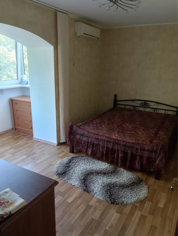 Продається 2-кімнатна квартира на першій лінії моря