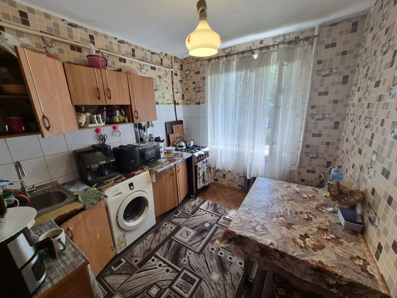 Двухкомнатная квартира  г.Черноморск , центр, Проспект Мира,