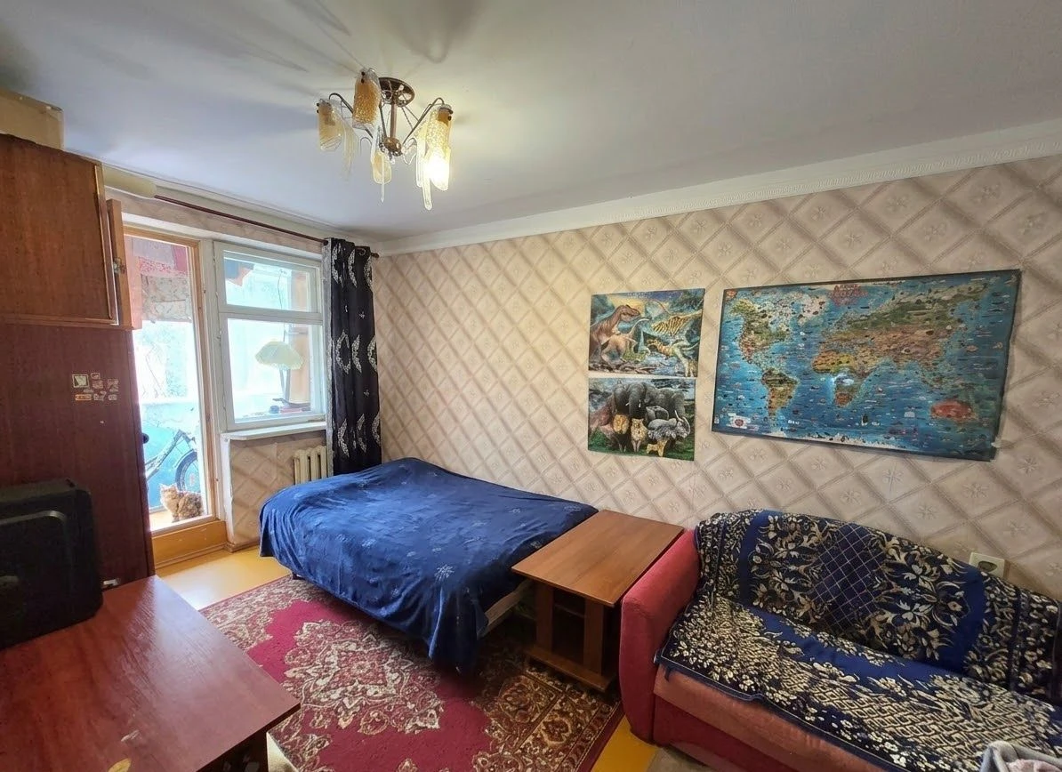 Продається 2-кімнатна квартира в центрі Чорноморська