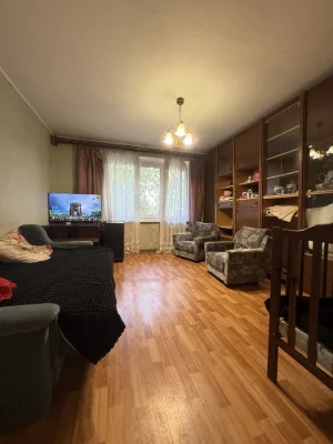 Продам 3 к квартиру  в 9 поверхоаому будинку
