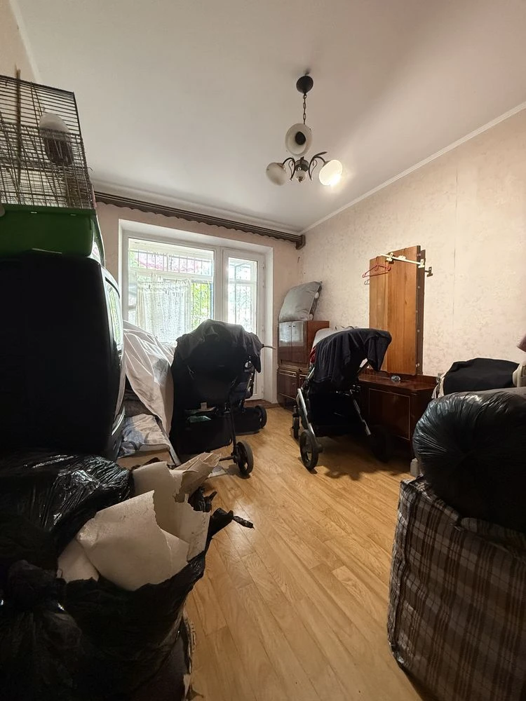Продам 3 к квартиру  в 9 поверхоаому будинку