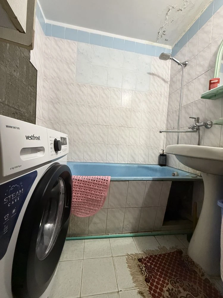 Продам 3 к квартиру  в 9 поверхоаому будинку