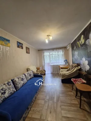 Продається 3-кімнатна квартира, Паркова вулиця.