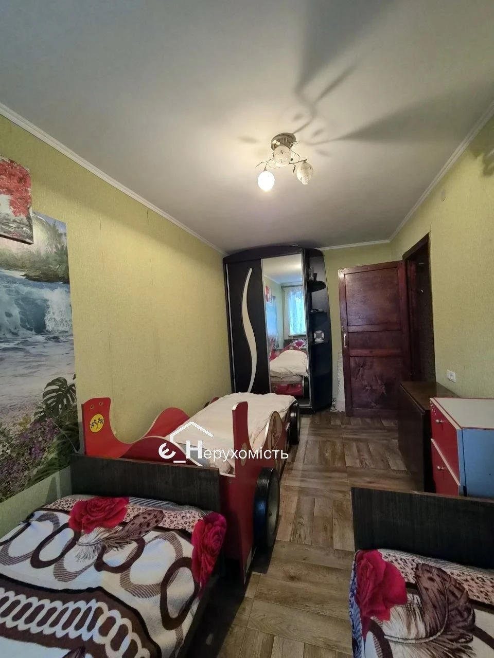 Продається 3-кімнатна квартира, Паркова вулиця.