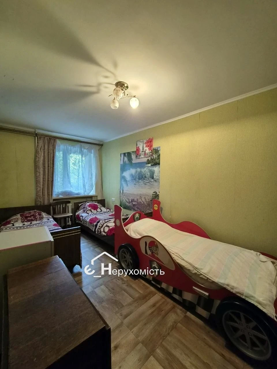 Продається 3-кімнатна квартира, Паркова вулиця.