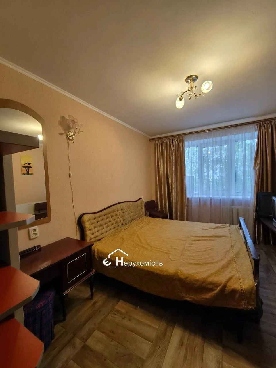 Продається 3-кімнатна квартира, Паркова вулиця.